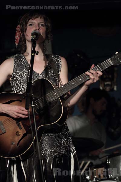DEVON SPROULE - 2011-06-14 - PARIS - El Alamein - 